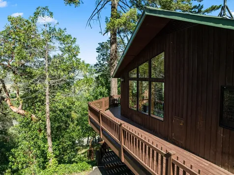 694 Timberlake Drive Ashland OR 97520