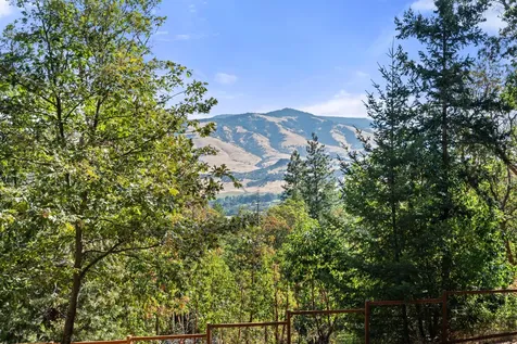 694 Timberlake Drive Ashland OR 97520
