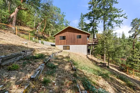 694 Timberlake Drive Ashland OR 97520