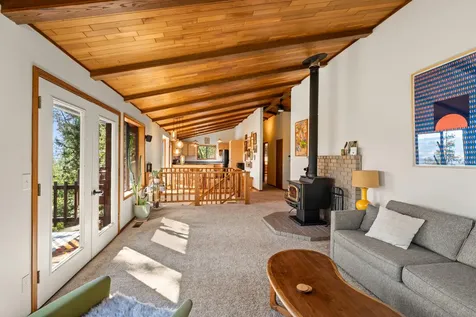 694 Timberlake Drive Ashland OR 97520