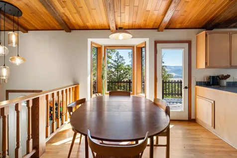 694 Timberlake Drive Ashland OR 97520
