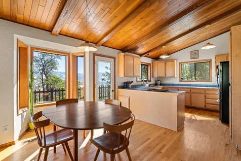 694 Timberlake Drive Ashland OR 97520