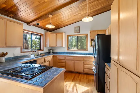 694 Timberlake Drive Ashland OR 97520