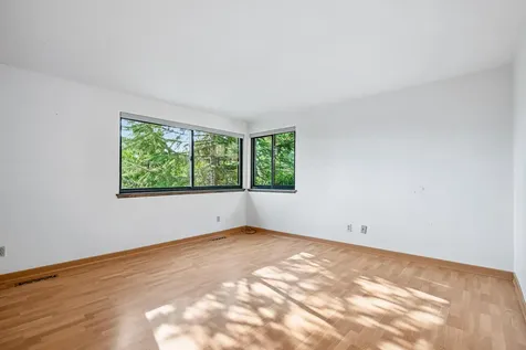 1015 Oneida Circle Ashland OR 97520