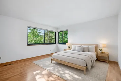 1015 Oneida Circle Ashland OR 97520