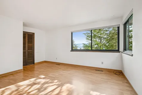 1015 Oneida Circle Ashland OR 97520