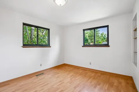1015 Oneida Circle Ashland OR 97520