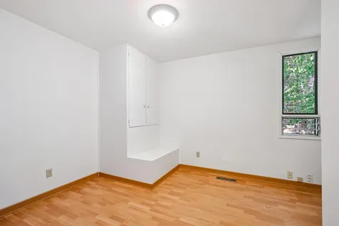 1015 Oneida Circle Ashland OR 97520