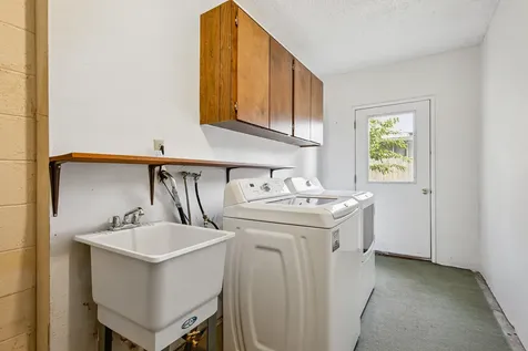 1015 Oneida Circle Ashland OR 97520
