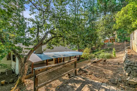 1015 Oneida Circle Ashland OR 97520