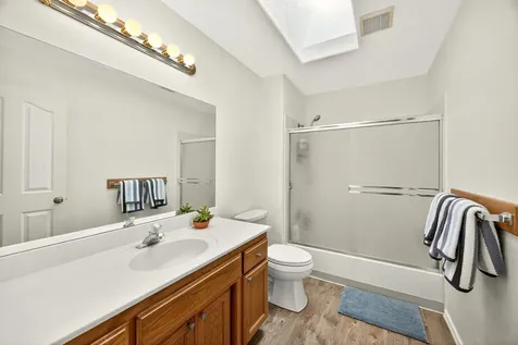 2209 Gene Cameron Way Medford OR 97504