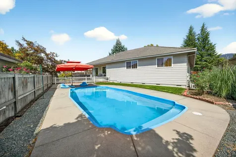 2209 Gene Cameron Way Medford OR 97504