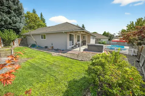 2209 Gene Cameron Way Medford OR 97504