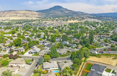 2209 Gene Cameron Way Medford OR 97504