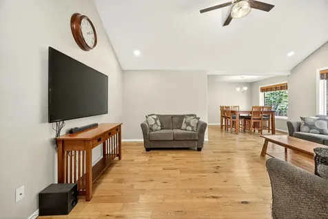 2209 Gene Cameron Way Medford OR 97504