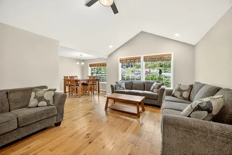 2209 Gene Cameron Way Medford OR 97504