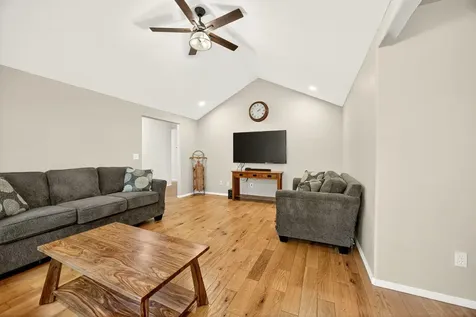 2209 Gene Cameron Way Medford OR 97504