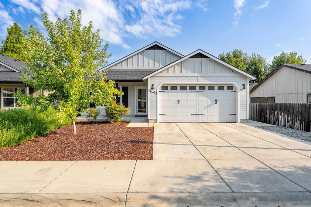 1595 S Columbus Avenue Medford OR 97501