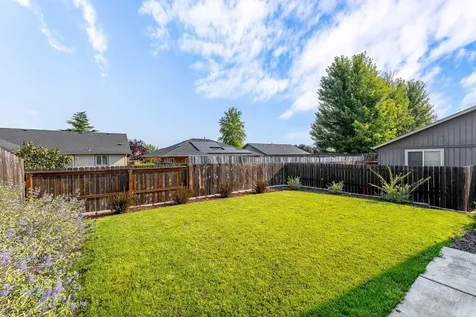 1595 S Columbus Avenue Medford OR 97501