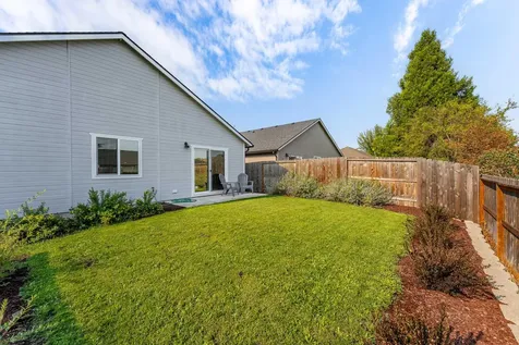 1595 S Columbus Avenue Medford OR 97501