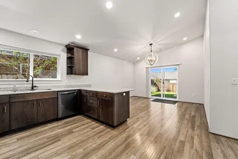 1595 S Columbus Avenue Medford OR 97501