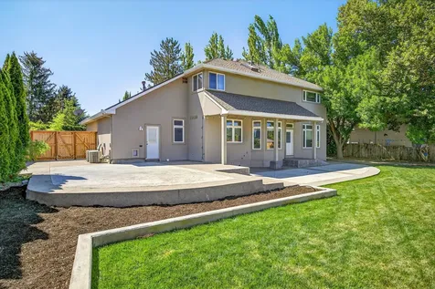468 Sterling Point Court Medford OR 97504