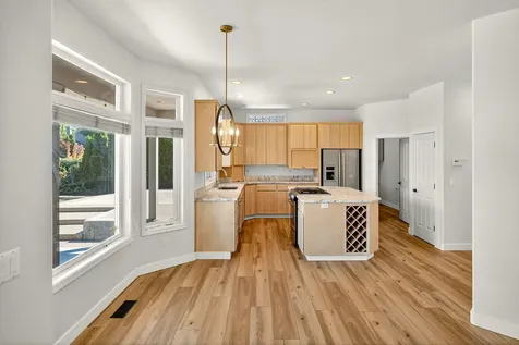 468 Sterling Point Court Medford OR 97504