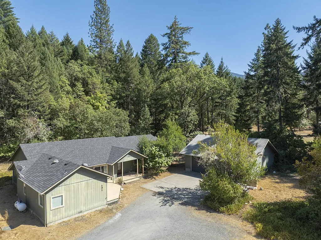 781 Cheney Creek Road Grants Pass OR 97527