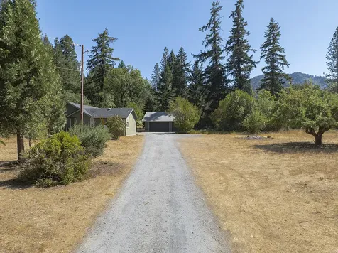 781 Cheney Creek Road Grants Pass OR 97527