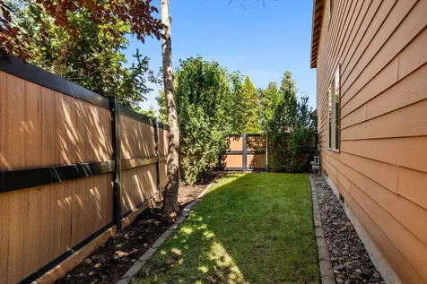 20261 Ellie Lane Bend OR 97703