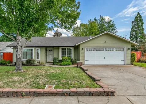 3004 Cheltenham Way Medford OR 97504