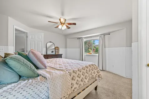 3004 Cheltenham Way Medford OR 97504