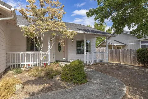 1710 Blue Moon Lane Grants Pass OR 97527