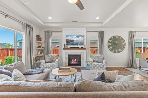 617 Tivoli Drive Medford OR 97501
