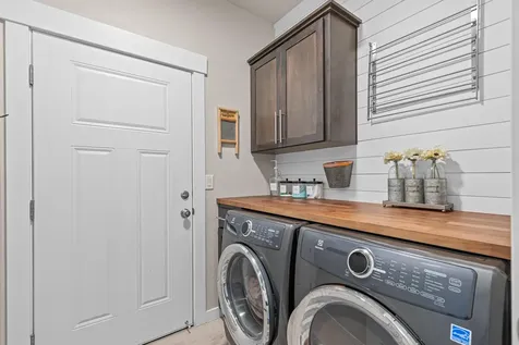 617 Tivoli Drive Medford OR 97501