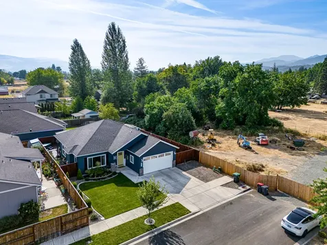 617 Tivoli Drive Medford OR 97501