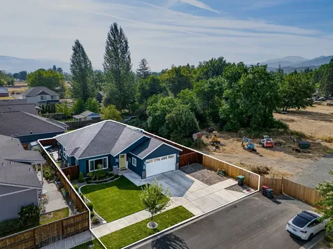 617 Tivoli Drive Medford OR 97501