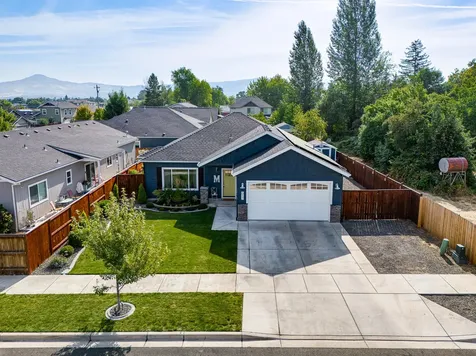 617 Tivoli Drive Medford OR 97501