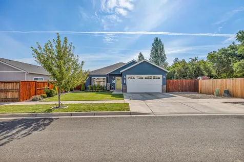 617 Tivoli Drive Medford OR 97501