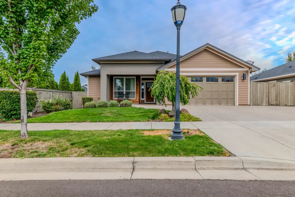 327 Kansas Drive Medford OR 97504