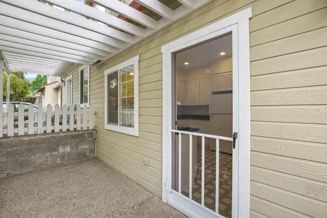 906 Mary Jane Avenue Ashland OR 97520