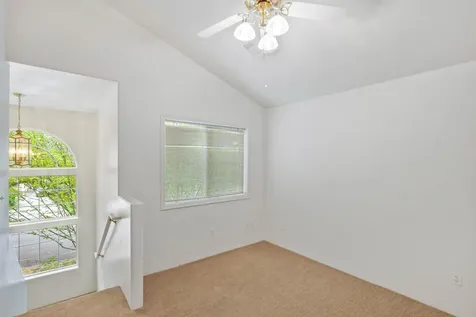 906 Mary Jane Avenue Ashland OR 97520