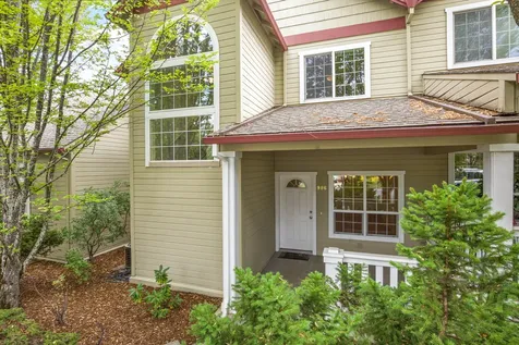 906 Mary Jane Avenue Ashland OR 97520