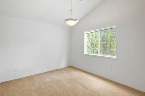 906 Mary Jane Avenue Ashland OR 97520