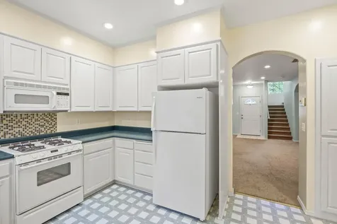 906 Mary Jane Avenue Ashland OR 97520