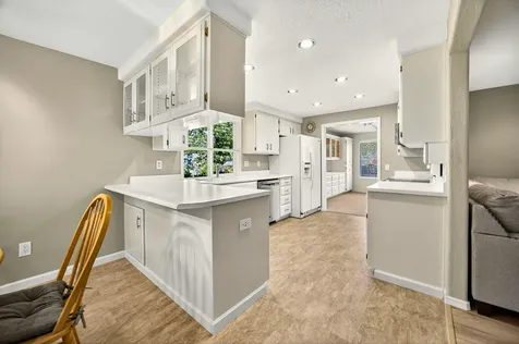 121 Meadow View Drive Phoenix OR 97535