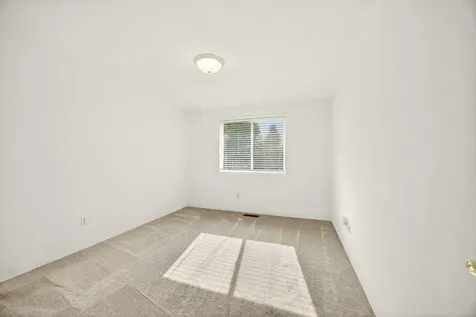 121 Meadow View Drive Phoenix OR 97535