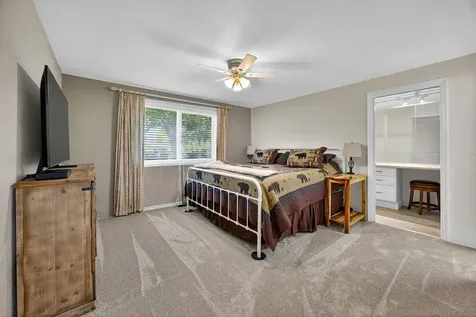 121 Meadow View Drive Phoenix OR 97535