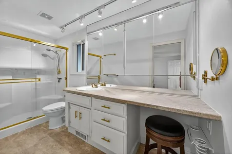 121 Meadow View Drive Phoenix OR 97535