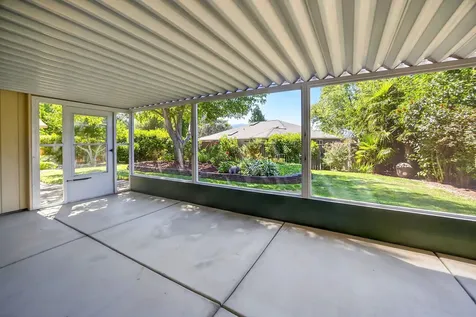 121 Meadow View Drive Phoenix OR 97535